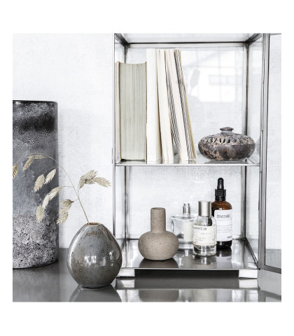 Stilren og dekorativ lille vase til den moderne indretning