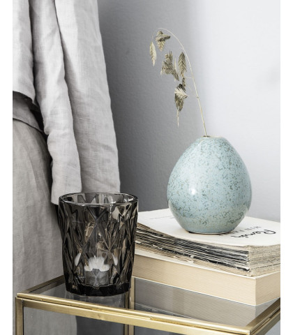 Lille vase i grå-blå nuance. Dråbeformet House Doctor vase