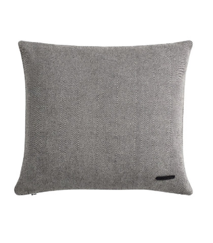 Stilren og klassisk pude i grå farve med sildebensmønster - Andersen Furniture pude