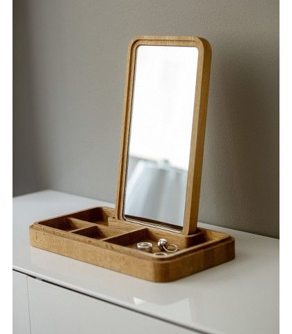 Mirror Box fra Spring Copenhagen. Opbevaringsboks med flere rum i forskellige størrelser