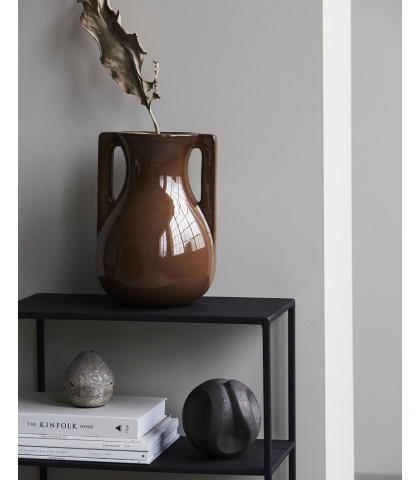 Perfekt vase til lange buketter og evighedsbuketter - meget smuk brunglaseret vase