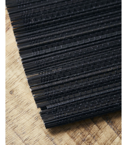 Sorte dækkeservietter lavet af bambus - giv borddækningen kant og rustikt udseende.