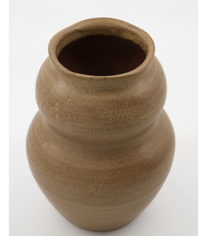 Skøn jordfarvet vase med flotte former. House Doctor Juno vase