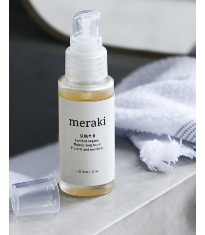 Forkæl dig selv og din hud med denne skønne fugtgivende serum fra Meraki