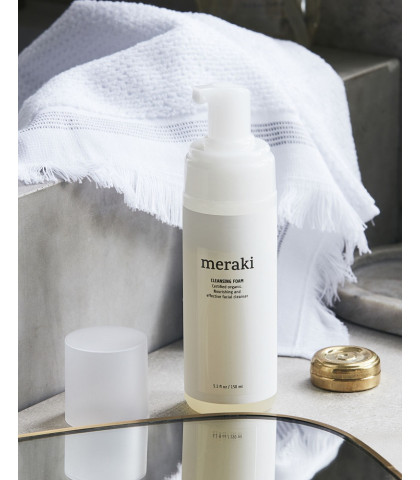 Cleansing Foam fra Meraki efterlader din hud strålende og ren. Rens ansigtet med den blide Meraki ansigtsrens