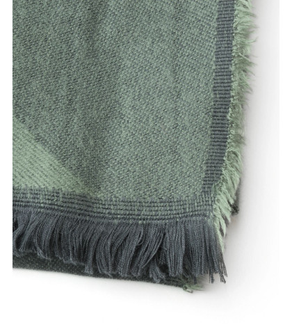 Skønt tæppe med hyggelige frynser. Blødt og hyggeligt tæppe fra Novoform Design
