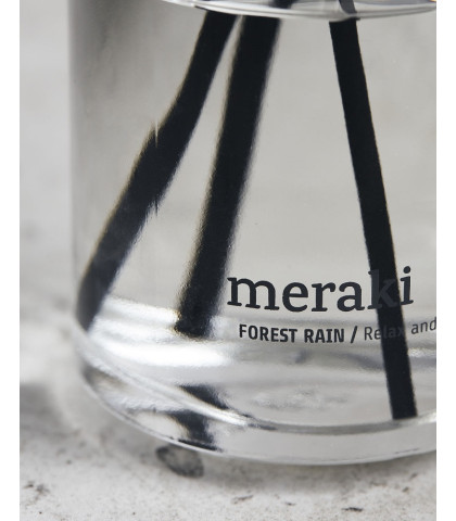 Giv dit hjem et afslappet touch med den skønne duft fra Meraki