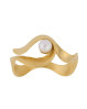 Feminin og elegant fingerring med perle. Ocean Wave ring fra Pernille Corydon med ferskvandsperle.