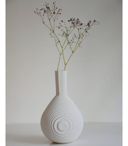 Lad den smukke vase fra Flow-serien pynte med eller uden en blomst