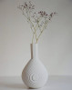 Lad den smukke vase fra Flow-serien pynte med eller uden en blomst