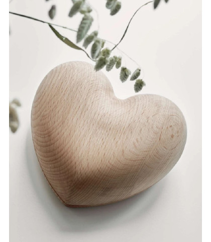Fortæl din kæreste at du elsker hende med denne smukke hjerteskål. En perfekt gave der holder.