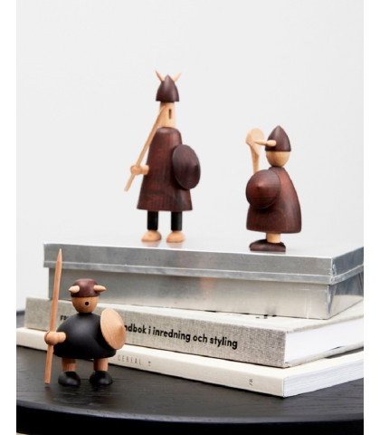 Stilfuldt og smukt design på viking træfigurerne. Sæt med 3 viking træfigurer fra Andersen Furniture