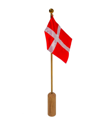 Det perfekte fødselsdagsflag til middagsbordet - Celebrating flag fra Andersen Furniture