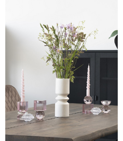 Lav en skøn stemning i rummet med en flot buket blomster i den skønne Dolo vase fra House Nordic.