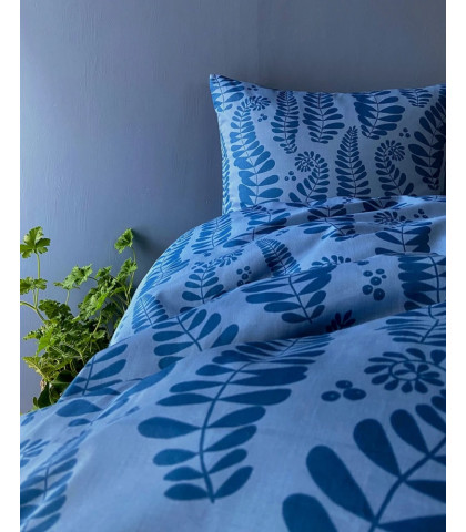 Sengetøj fra Susanne Schjerning. Fern Blue sengetøj med flot bregnemønster