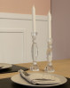 Lav det perfekt opdækkede middagsbord med et par smukke høje glaslysestager med skønne detaljer.