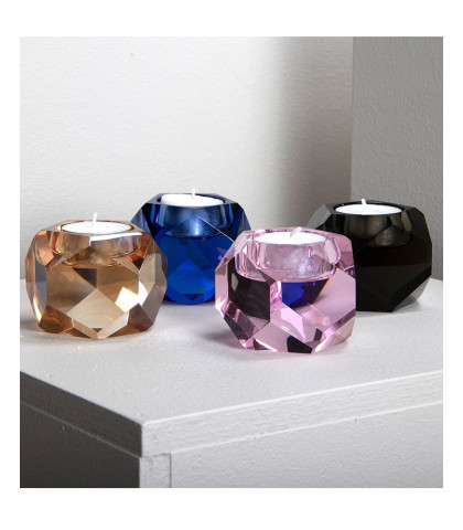 Elegant samling af fyrfadsstager fra House of Sander. Fyrfadsstager i forskelligfarvet glas.