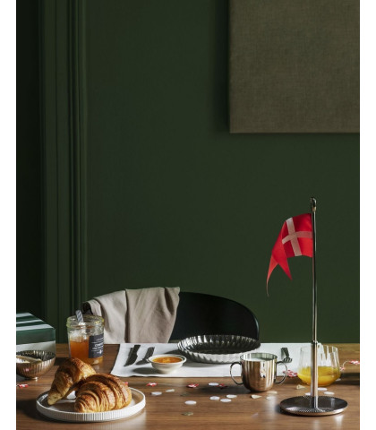 Pynt det fine fødselsdagsbord med et klassisk og tidløst fødselsdagsflag fra Georg Jensen.