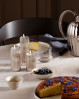 Skab den perfekte stemning på det opdækkede middagsbord med de elegante Bernadotte lysestager i rustfrit stål.