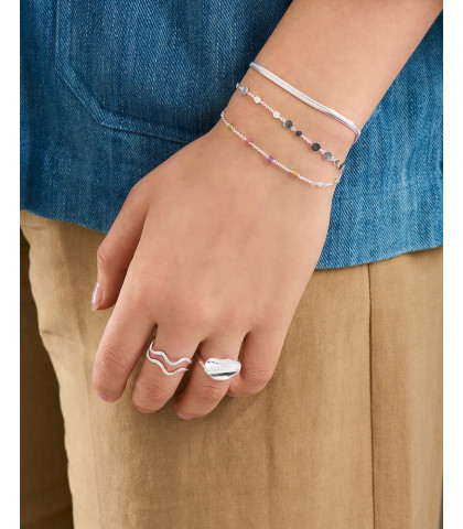 Kombiner gerne flere armbånd og skab dit eget personlige look med smykkerne. Pernille Corydon armbånd i sølv.