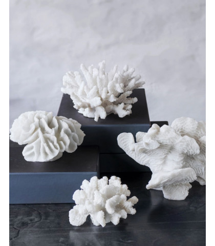 En smuk samling af Mette Ditmer dekorations koraller til hjemmet. 