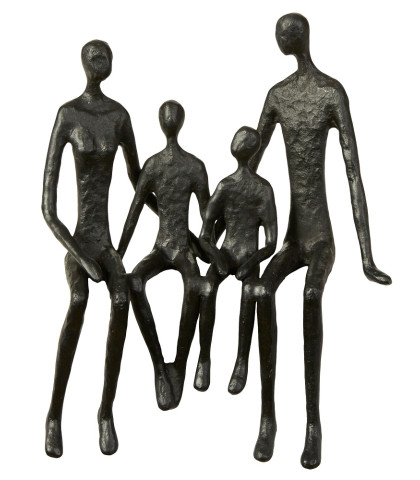 Metalfigur der kan sidde på kanten af hylden eller reolen. Speedtsberg metalfigur med familie.