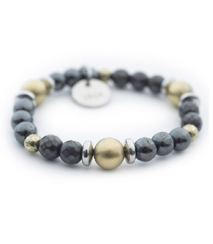 Smukt armbånd med guld-farve og grå perler