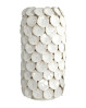 Smuk og unik vase fra House Doctor. Hvid dot vase med et smukt skulpturelt udtryk