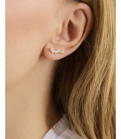 Meget smukt og feminint udtryk med de fine Ocean treasure ear climbers fra Pernille Corydon