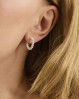 Stilfuldt og feminint look. De perfekte øreringe med perler - små fine hoops med ferskvandsperler.