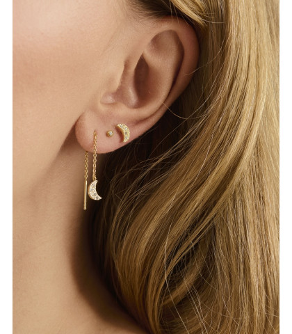Smukke og feminine øreringe. Sæt med 3 forskellige øreringe med fine detaljer og sten.