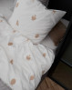 Brainchild sengetøj er satinvævet i 100% bomuld. Dansk design fra Brainchild