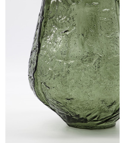 Meget smuk og elegant Moun vase fra House Doctor. Vase i asymmetri og skønne detaljer.