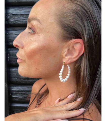 Statement øreringe fra Dropps By Szhirley. Markante og fyldige perleøreringe - og alligevel feminine øreringe.