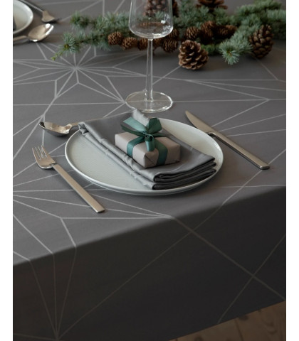 Lav det perfekt opdækkede julebord med en flot grå damaskdug fra Novoform Design