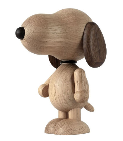 Snoopy - nuser fra BoyHood Design. Skøn træfigur der vækker tegneserien til live igen.