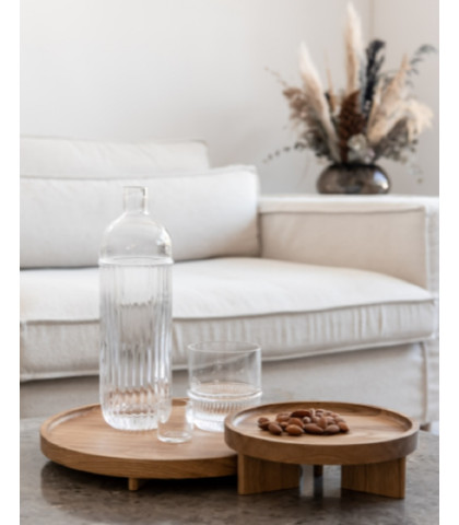 Fin rund bakke i stilfuldt design. Bakken er løftet lidt. 