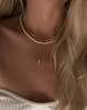 Elegante og feminine halskæder fra Nava Copenhagen. Perfekt kombination af flere halskæder sat sammen i et look.