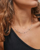 Perfekt halskæde til sommerens outfits. Enkel og fin halskæde med skønne detaljer. ENAMEL halskæde