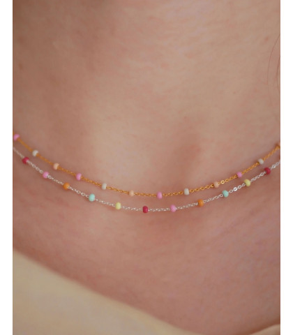 Kombiner gerne flere halskæder og skab dit eget personlige udtryk med smykkerne. Lola halskæderne fra ENAMEL er perfekte at kombinere med hinanden.