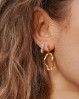 Små fine perle hoops som er perfekte at kombinere med andre øreringe.