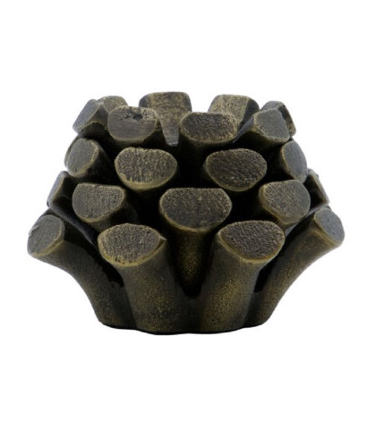 Lysestage formet som en kogle. House Doctor lysestage med et robust og uformelt udtryk.