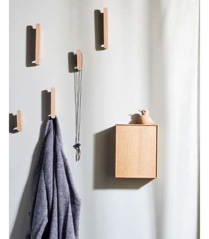 Giv din entré varme og hygge med det stilfulde nøgleskab fra Andersen Furniture