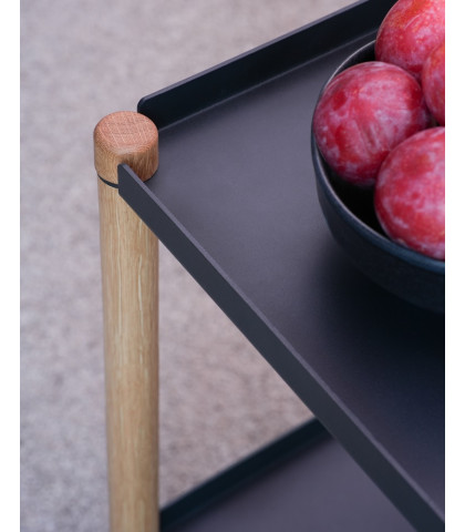 Det perfekte bakkebord som barbord, eller som sidebord ved siden af sofaen eller måske som et praktisk bord på kontoret