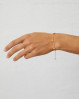 Feminint armbånd som du kan bære alene, eller du kan kombinere det med flere smukke armbånd