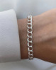 Smukt armbånd som giver en lækker elegant fylde på håndleddet.