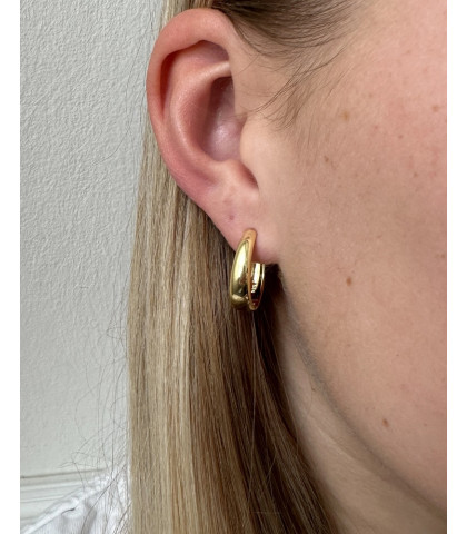 Smukke hoops med glat blank overflade. Emma Big Hoops fra Aqua Dulce