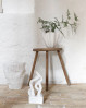 Giv din indretning elegance med denne smukke SHELL vase fra Mette Ditmer. Vasens form efterligner en musling