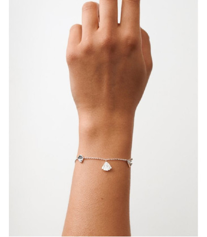 Armbåndet er perfekt for dem, der værdsætter klassisk dansk design og bæredygtighed.