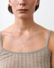 Pernille Corydon halskæde med en smuk T-lås. Hope designet symboliserer håb og nye begyndelser, og er perfekt til både hverdag og særlige lejligheder. 